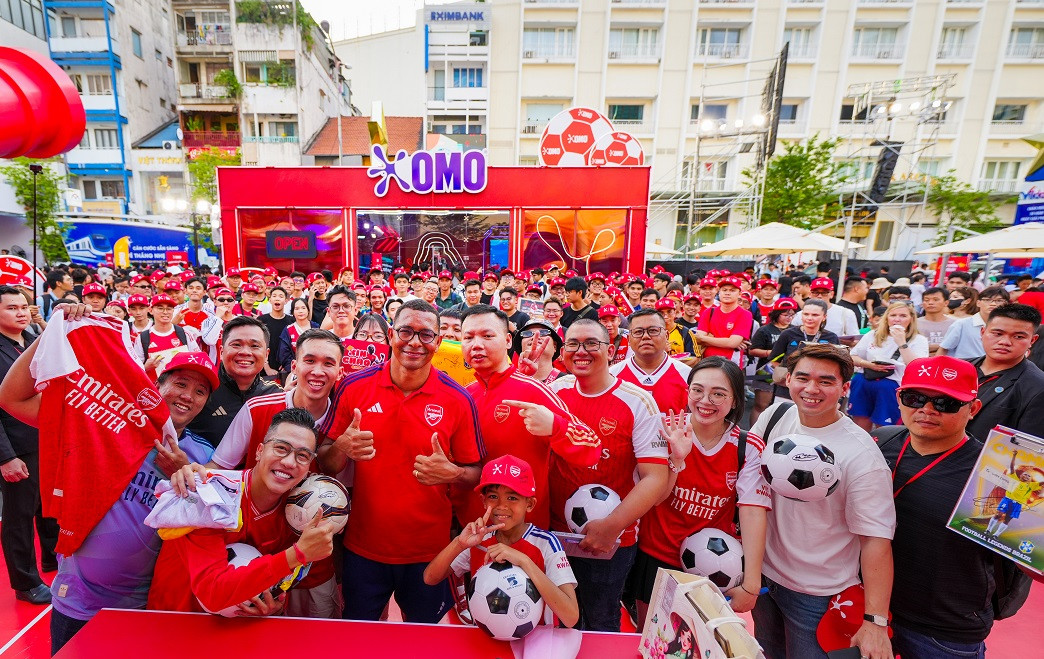 Gilberto Silva Arsenal.jpg