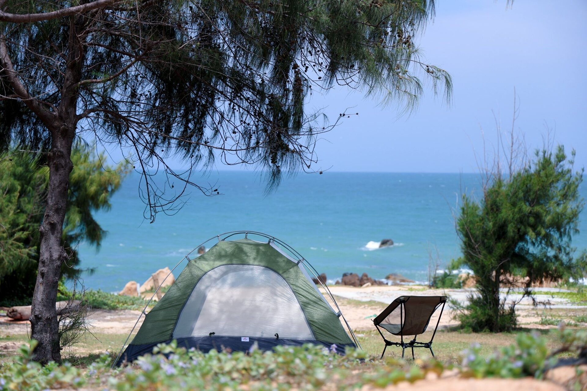 Làng chài 'vô danh', biển xanh, cát trắng, ít người biết ở Lâm Đồng