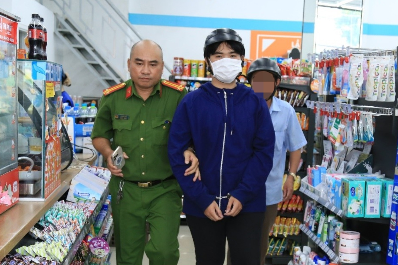 Nam thanh niên 19 tuổi dùng dao gây 3 vụ cướp táo tợn chỉ trong 2 giờ