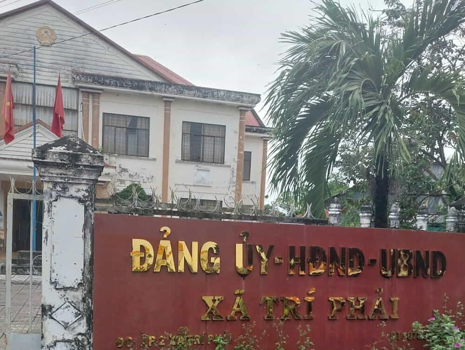 trụ sở xã Trí Phải.jpg