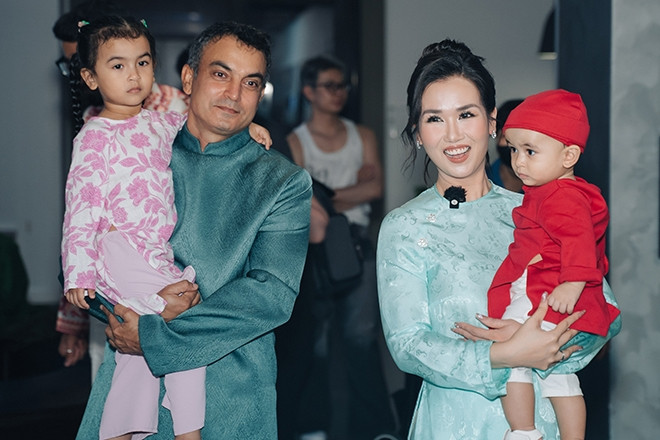 Võ Hạ Trâm xúc động quay MV, từ chối khi ông xã Ấn Độ đòi bỏ tiền đầu tư