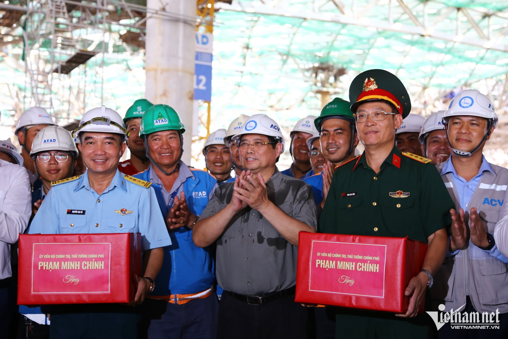 W-thu tuong san bay (2).jpg