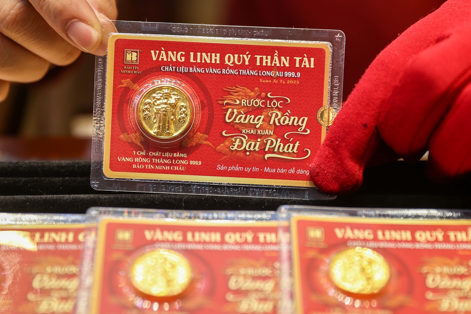 Giá vàng hôm nay 21/8/2025: Vàng nhẫn lập đỉnh mới, giá thế giới lại bứt phá