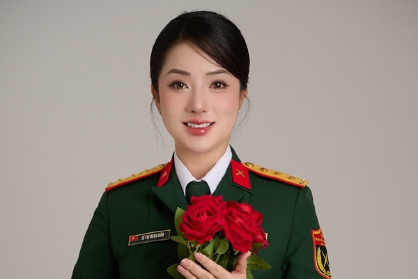 Hé lộ điều bất ngờ về Thượng úy Ngọc Hân - giọng đọc thuyết minh ngày 2/9