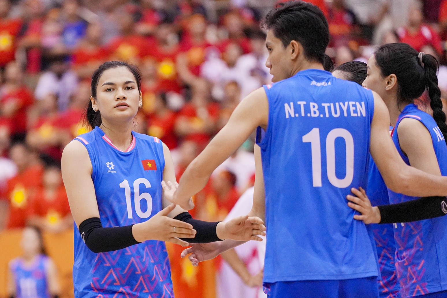 Bất ngờ tay đập thay Bích Tuyền ở giải bóng chuyền thế giới