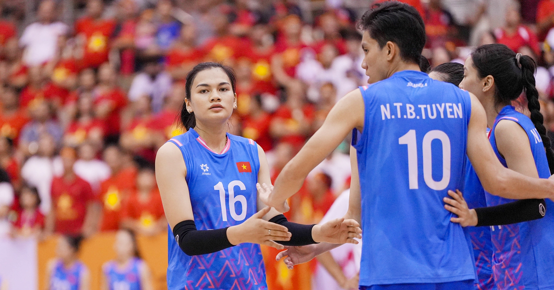 Bất ngờ tay đập thay Bích Tuyền ở giải bóng chuyền thế giới