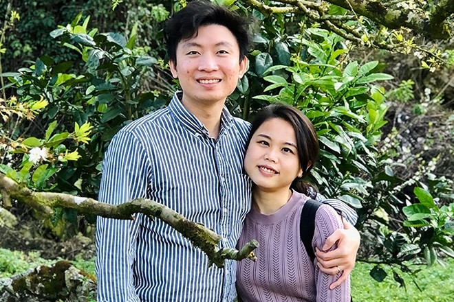 Chuyện tình đẹp của Tiến sĩ 9X Phan Đỗ Phúc bên bà xã người nước ngoài cùng nghề