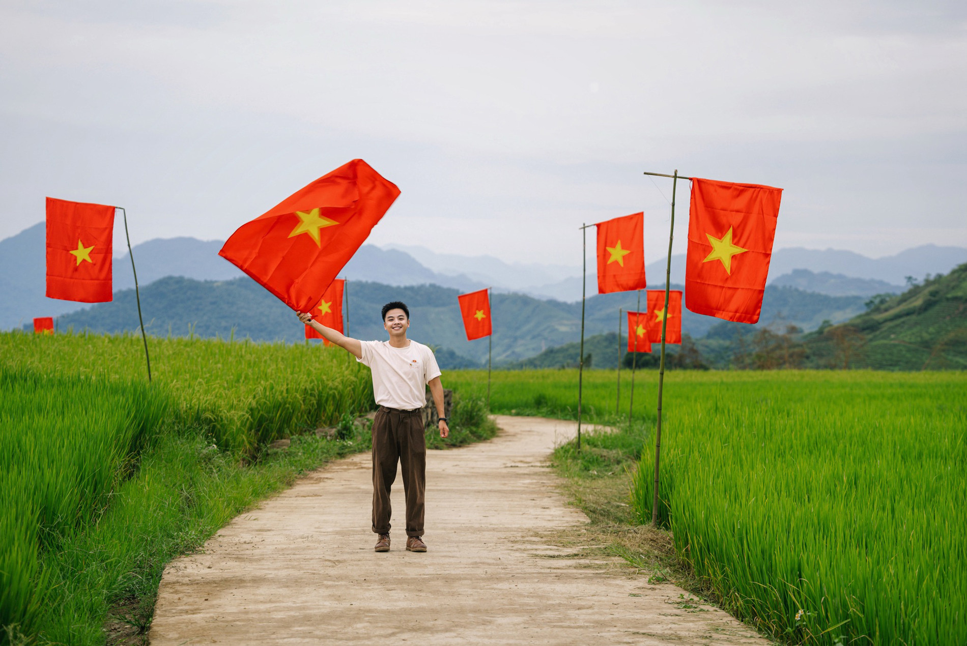 dia diem check in co do sao vang.jpg