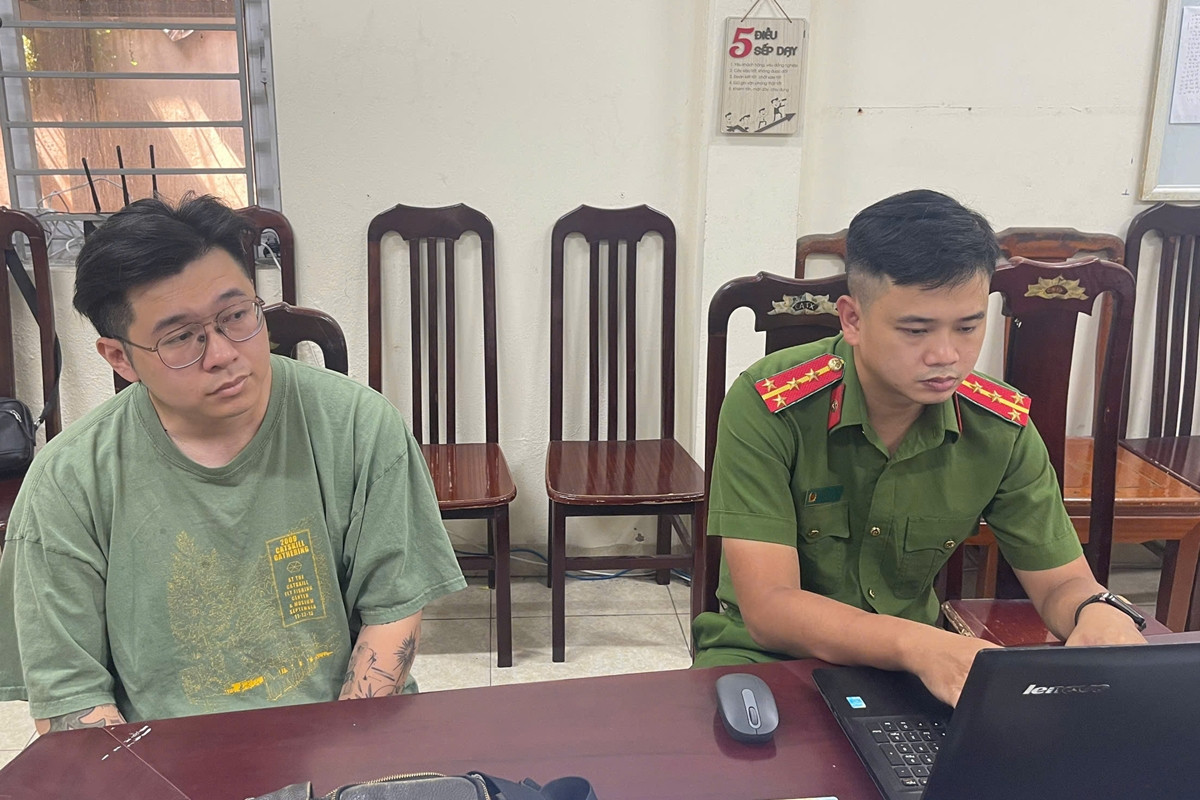 Khởi tố, bắt tạm giam người đàn ông xăm trổ hành hung phụ nữ tại chung cư ở Hà Nội