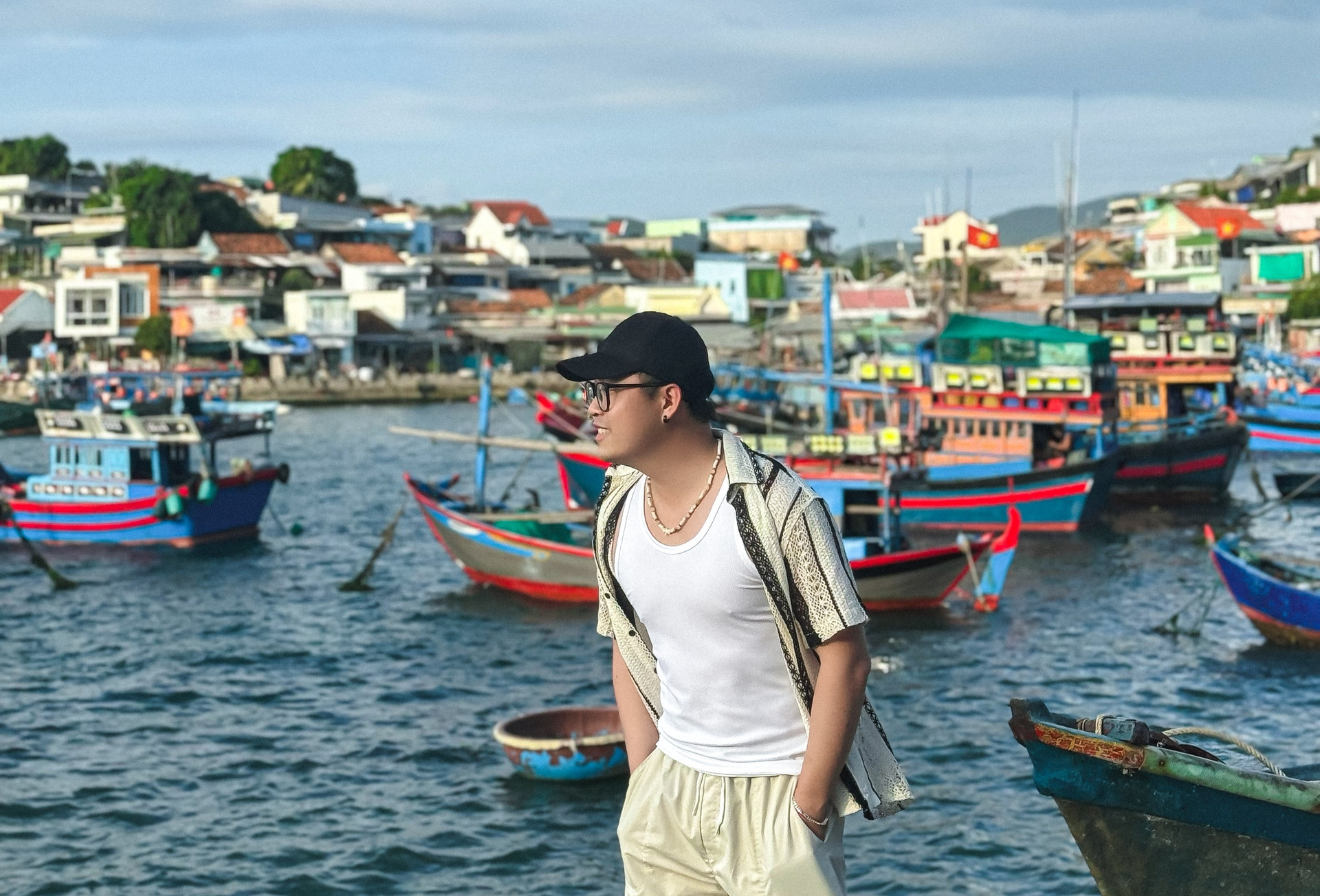 Làng chài bình yên trên đảo ở Nha Trang, vé tàu ra thăm chỉ 5.000 đồng