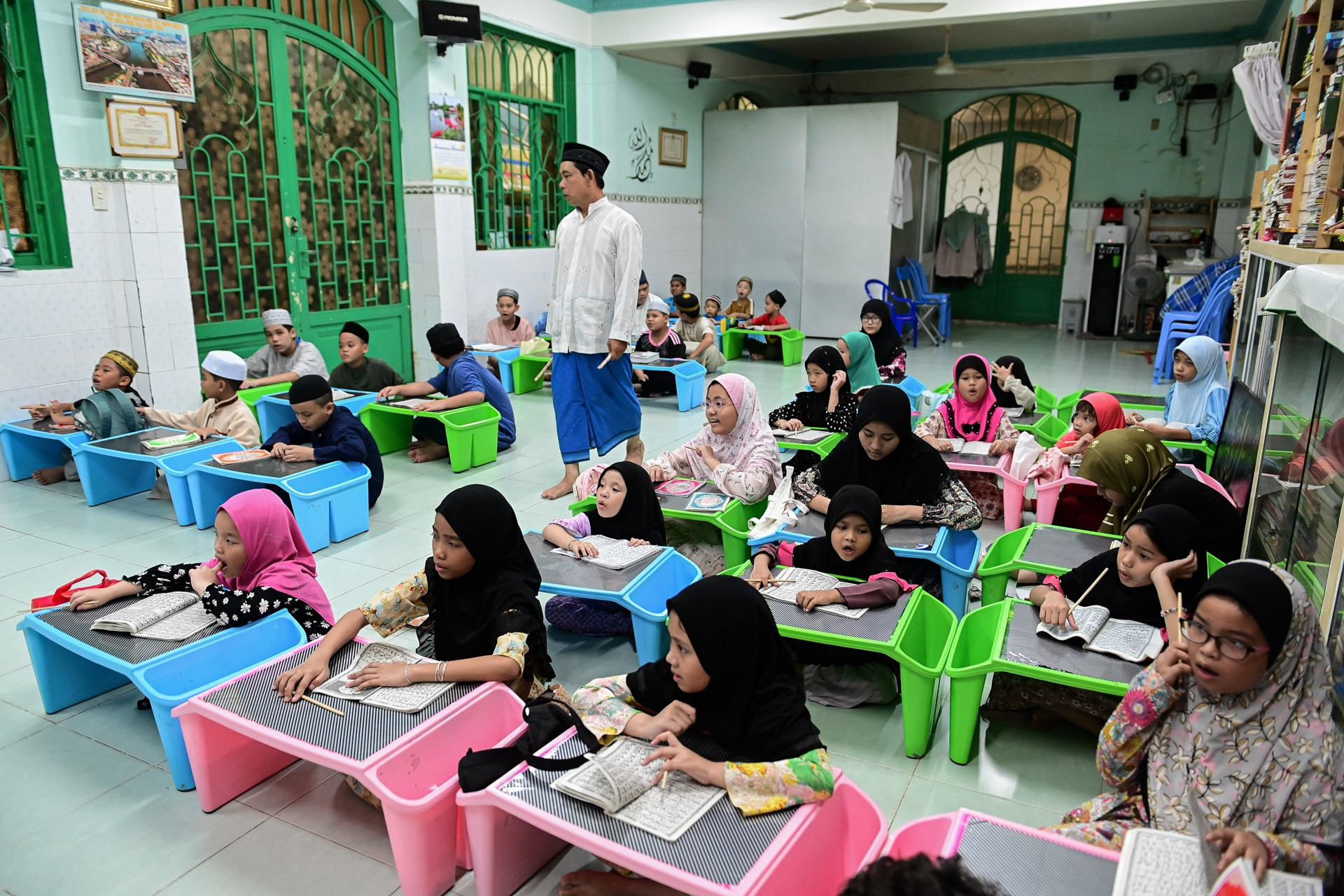 Lớp học đặc biệt trong thánh đường Hồi giáo của người Chăm tại TPHCM