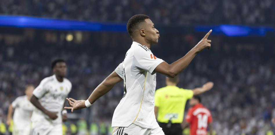 mbappe EFE 20.jpeg