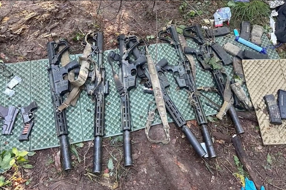 Nga hạ biệt kích gần biên giới, Bộ trưởng Quốc phòng Ukraine thăm tiền tuyến