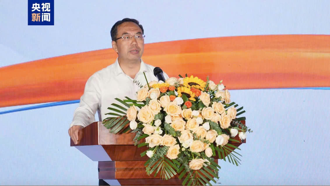 Ong Vuong Ban 2.jpg