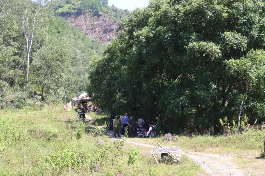 Phát hiện hộp sọ cùng quần áo nữ giới, người thân xác nhận sự trùng khớp