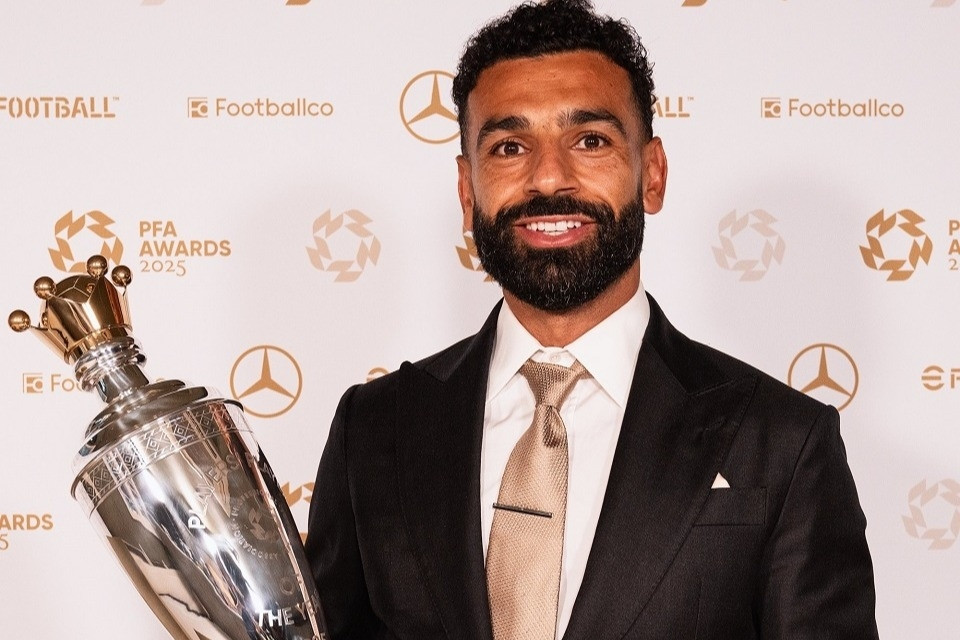 Salah lập kỷ lục vô đối Ngoại hạng Anh, Isak vắng vì ngóng Liverpool