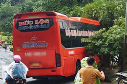 Tai nạn xe khách chở 38 người tại Lào Cai, 1 người tử vong