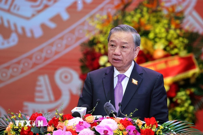 Tổng Bí thư: Đằng sau sự chuyển mình của nền kinh tế là những đêm trắng họp bàn