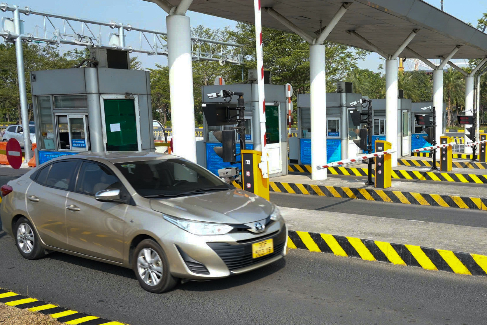 w tram thu phi 2541.jpg