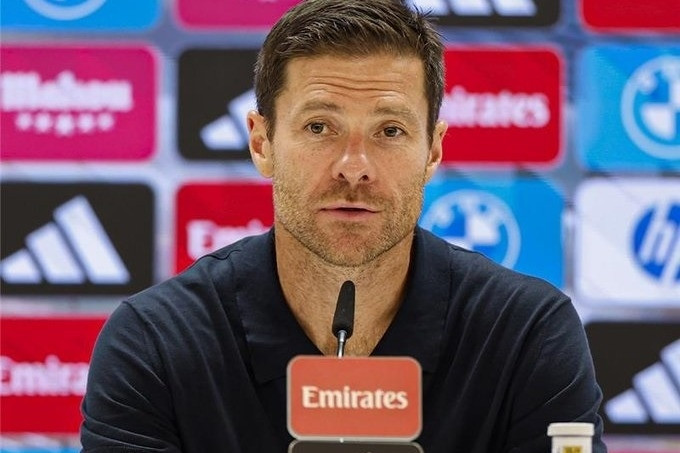 Xabi Alonso phá lệ Ancelotti ở Real Madrid, nói chí lý về Mbappe