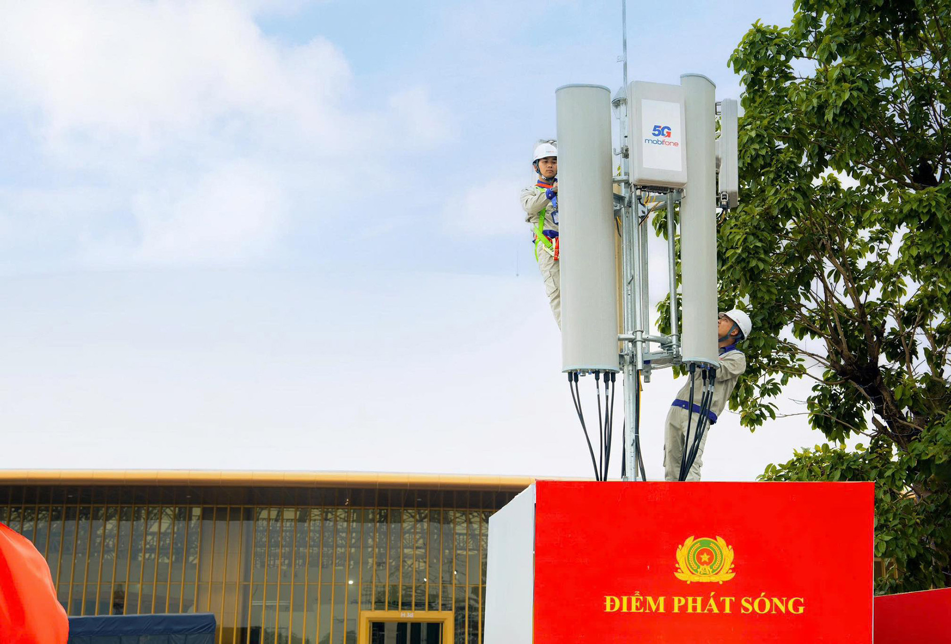 5G MobiFone.jpg