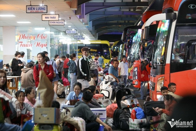 TPHCM: Dịp lễ 2/9, giá xe khách tăng giá không quá 40%