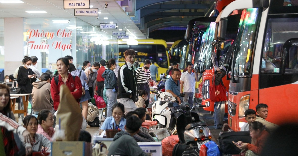 TPHCM: Dịp lễ 2/9, giá xe khách tăng giá không quá 40%