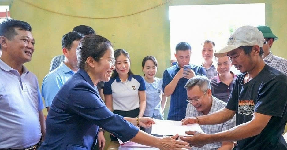 Chủ tịch tỉnh gỡ nút thắt 'sổ đỏ' cho gần 500 hộ đồng bào Đan Lai xóa nhà tạm