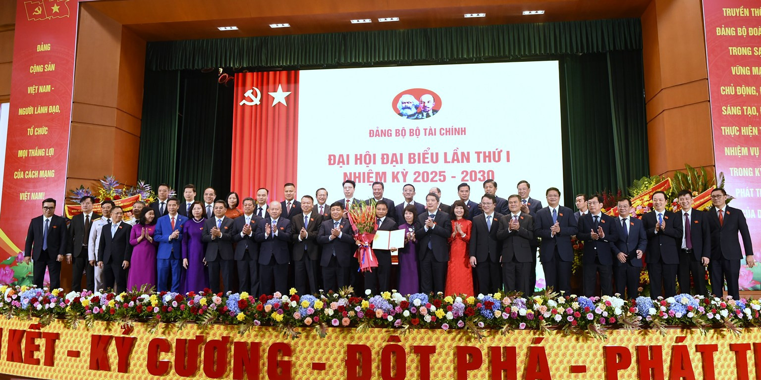 dai hoi dang bo tai chinh.JPG