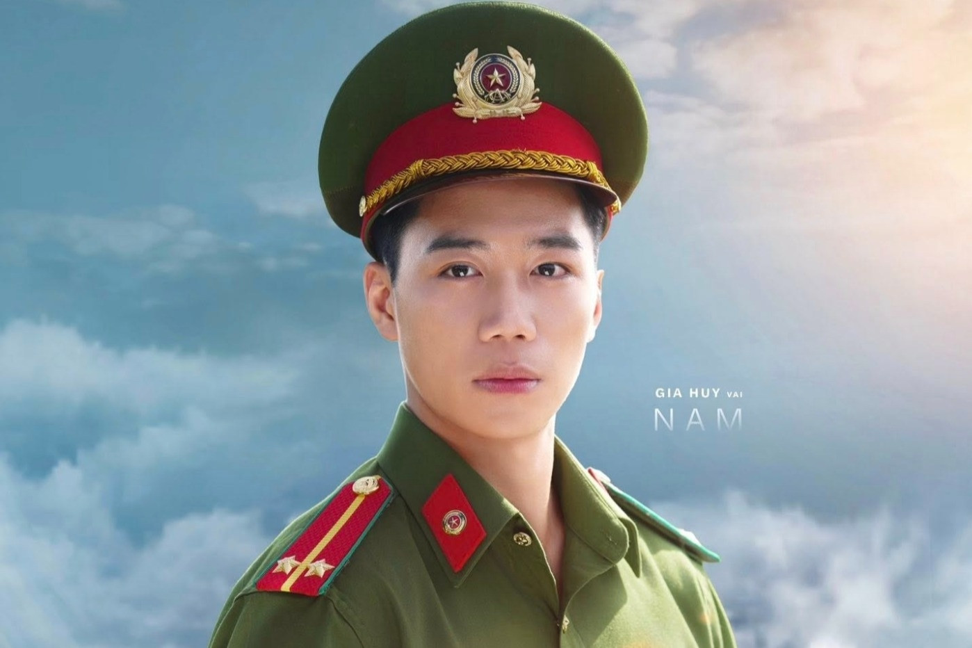 Diễn viên 23 tuổi đóng 'Mưa đỏ' hoá ra là Trung uý công an ở phim giờ vàng VTV