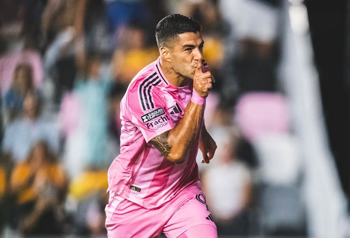 Messi lại chấn thương, Suarez đưa Inter Miami vào bán kết Leagues Cup