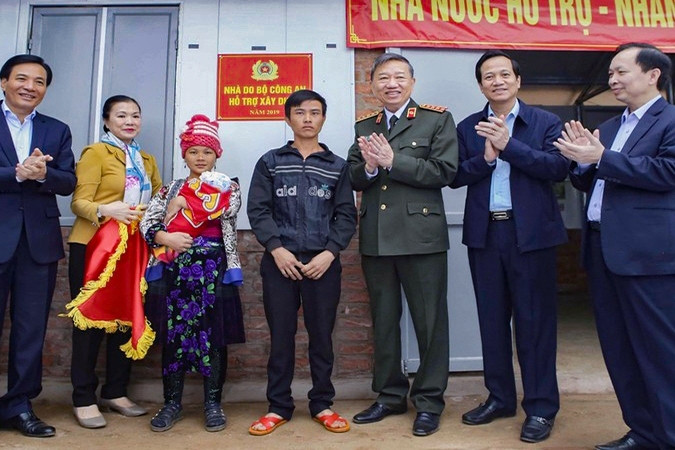 Nghĩ về dân