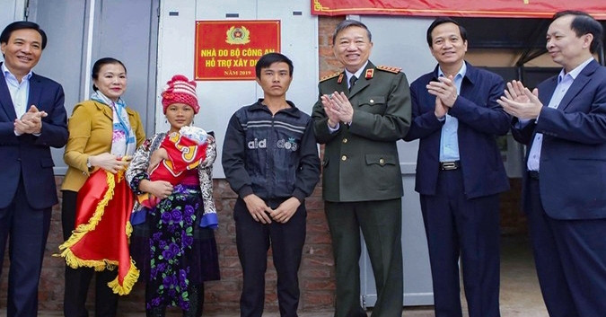 Nghĩ về dân