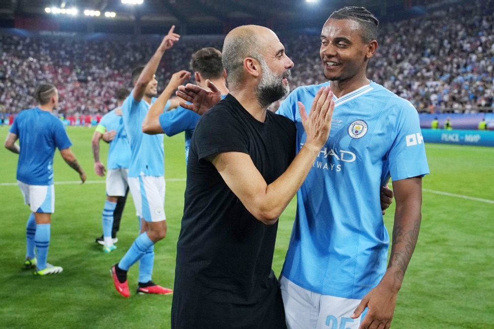 Pep Guardiola thanh lý cầu thủ Man City ít ai ngờ