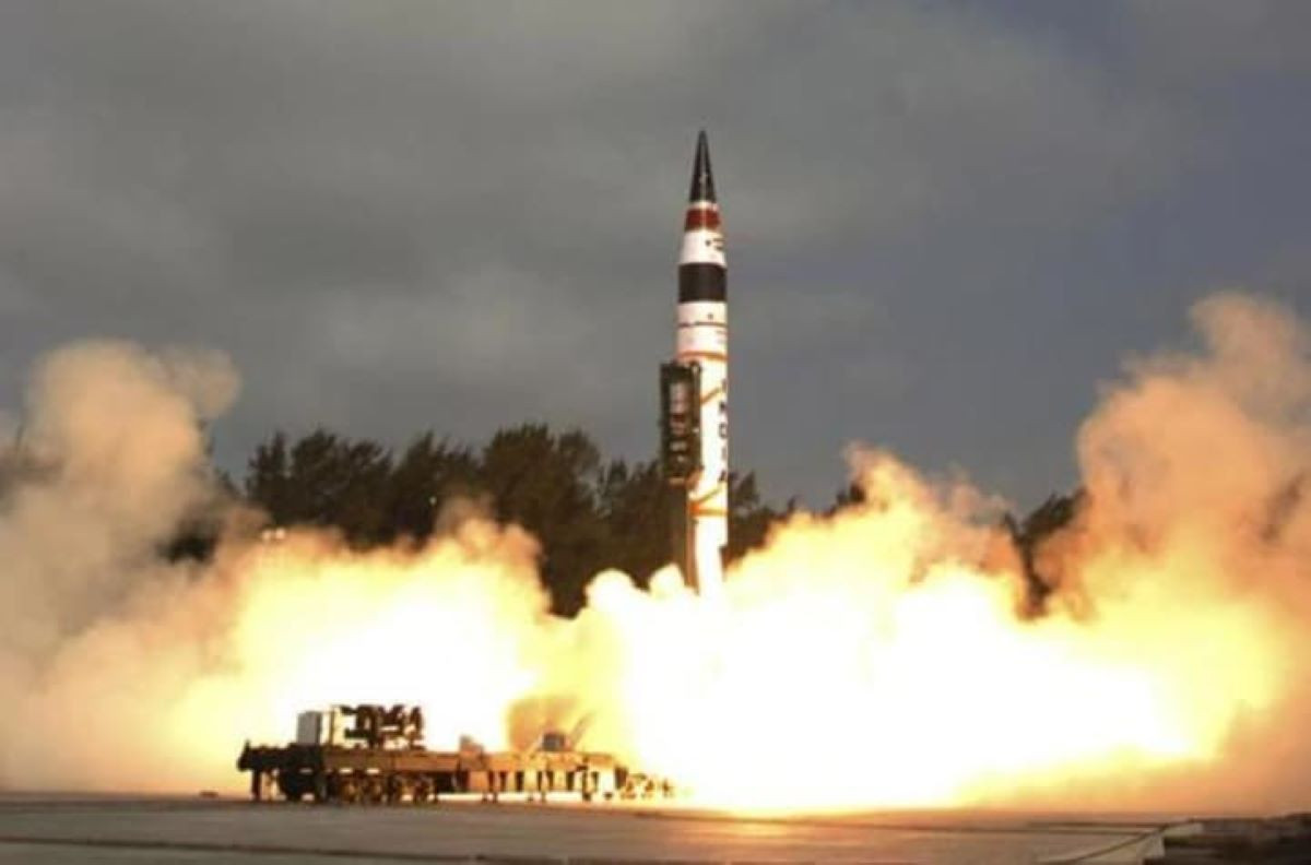 Tên lửa Agni 5 Ấn Độ.jpg