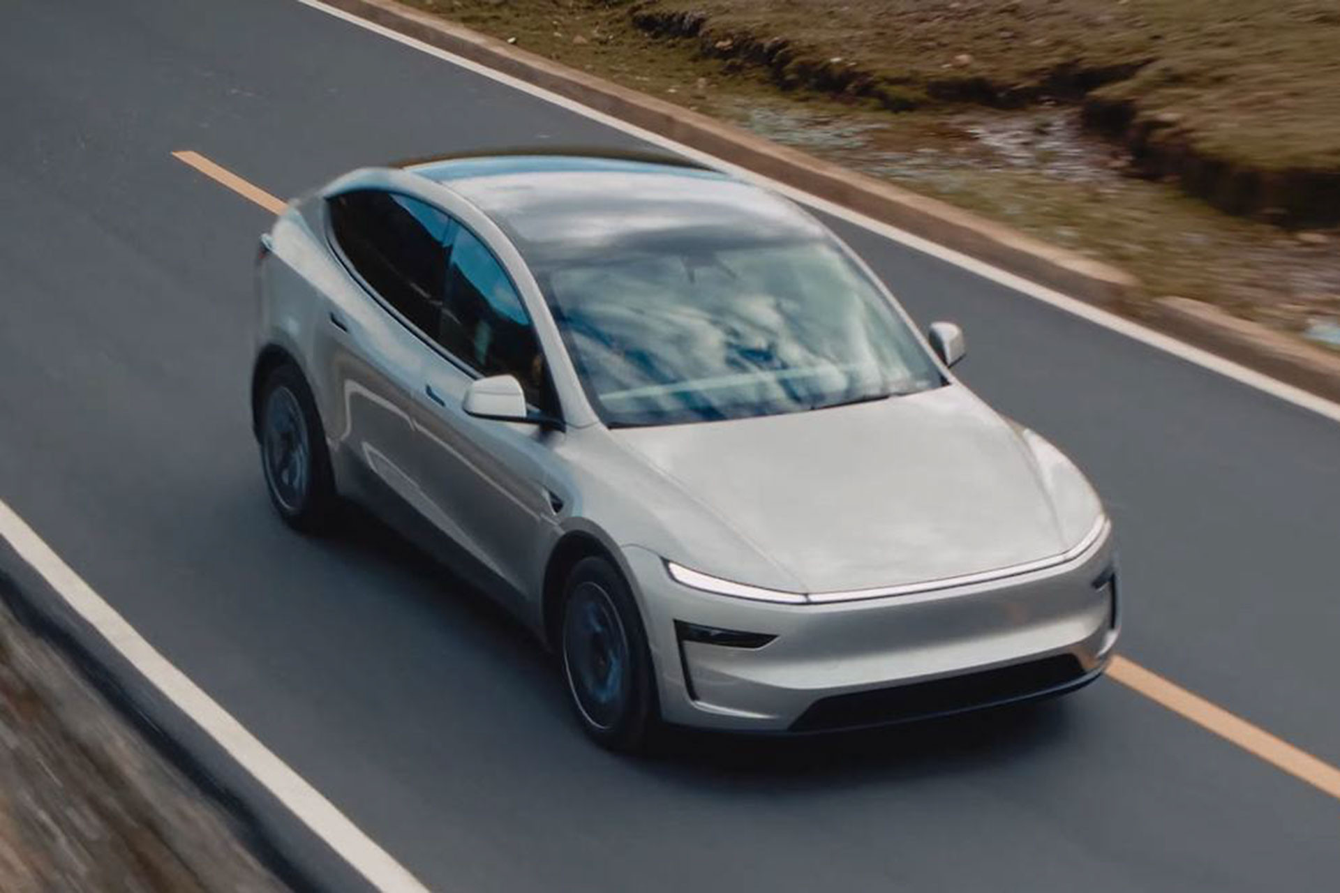 Tesla Model Y L (1).jpg