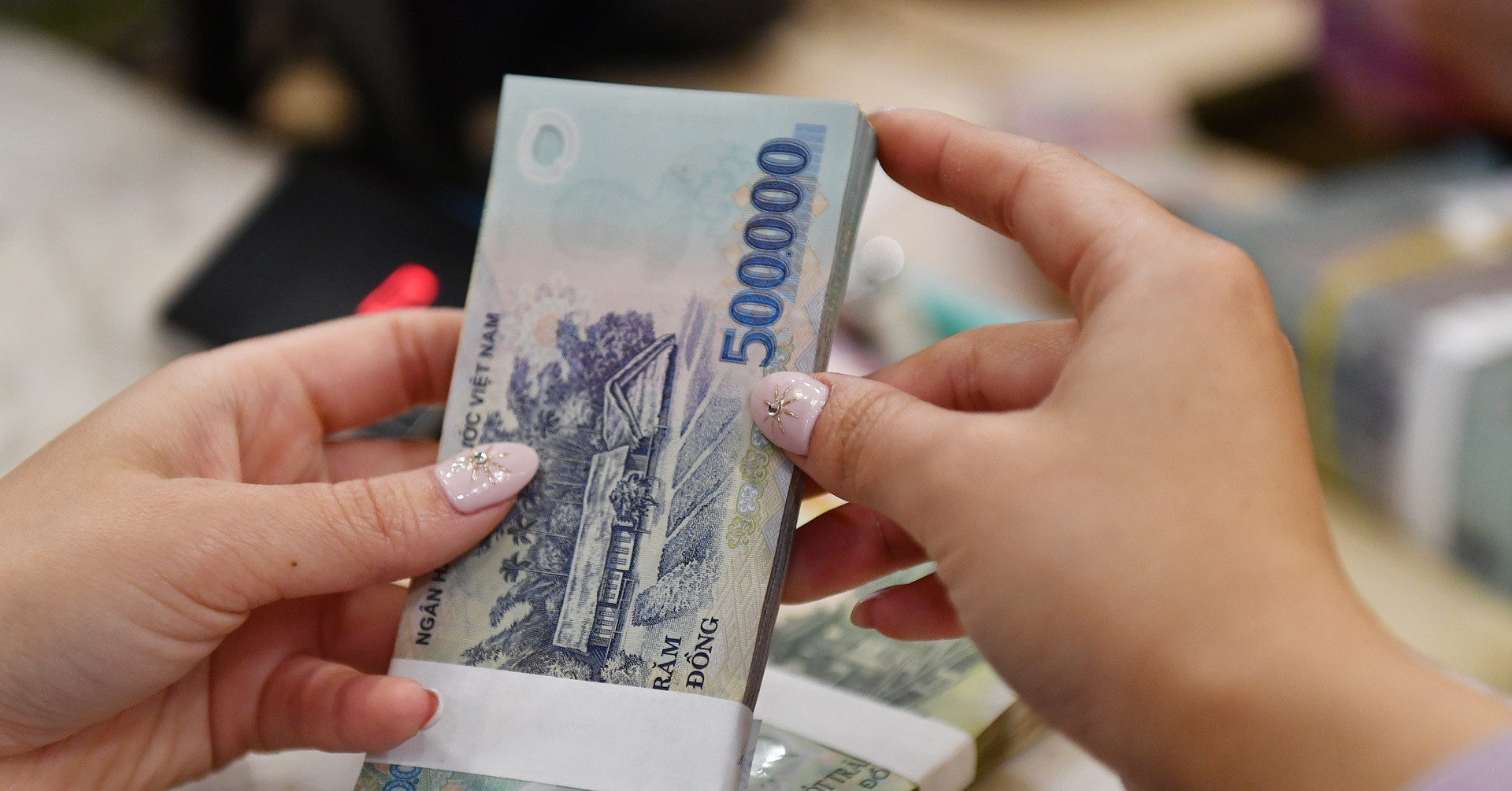 Bất cập thuế TNCN: Mẹ nhận tiền tuất hơn 1 triệu/tháng, con không thể giảm trừ gia cảnh