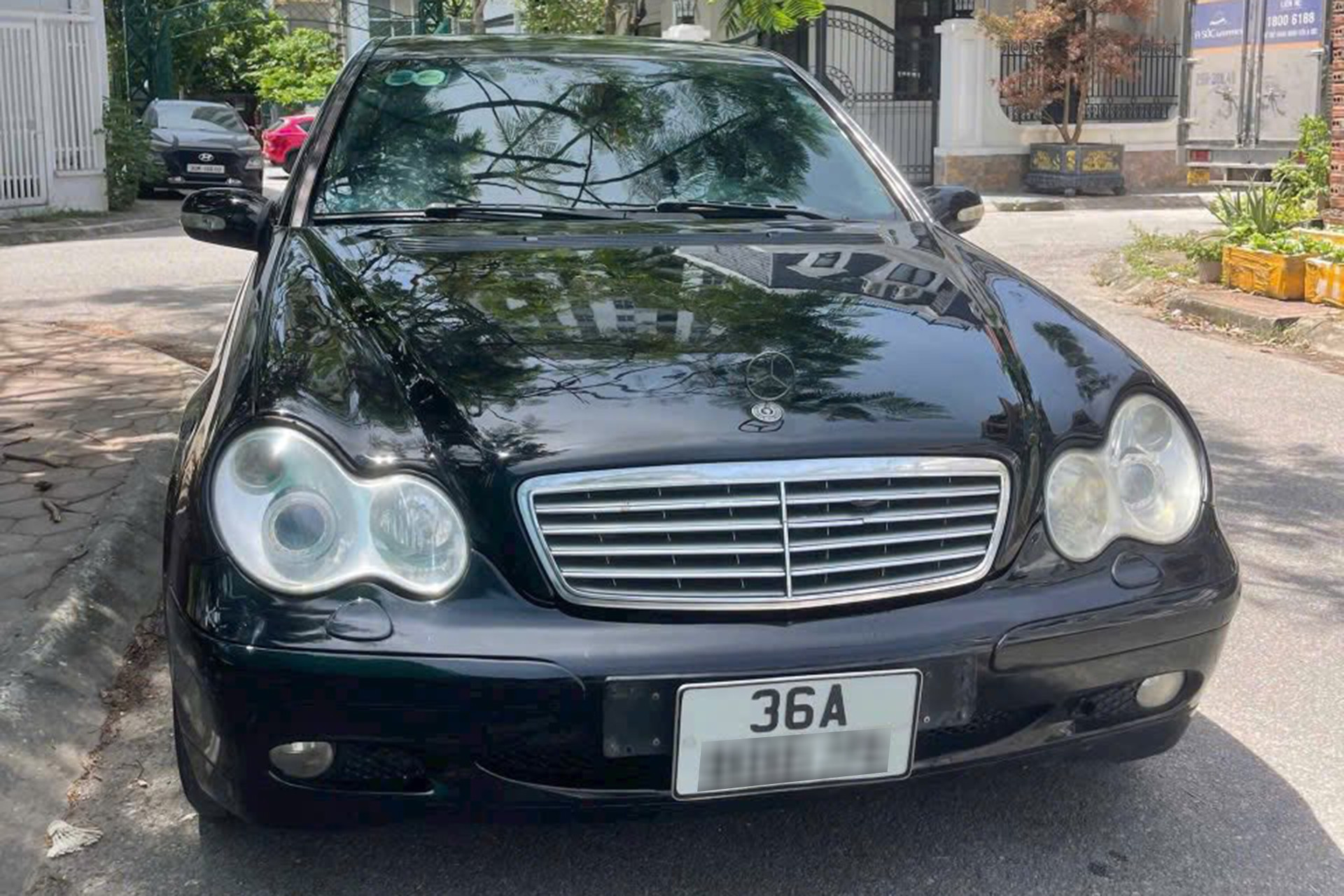 Từng có giá 1,7 tỷ, xe sang Mercedes C180 nay bán giá ngang Honda Air Blade