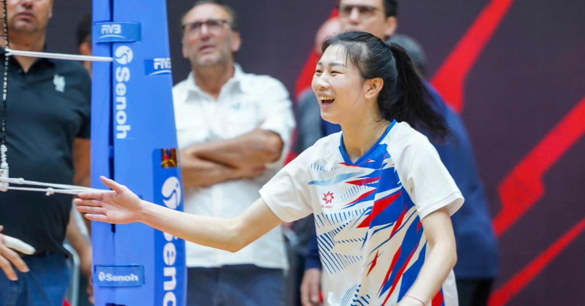 Tuyển bóng chuyền nữ Việt Nam tập sung chờ đấu Ba Lan