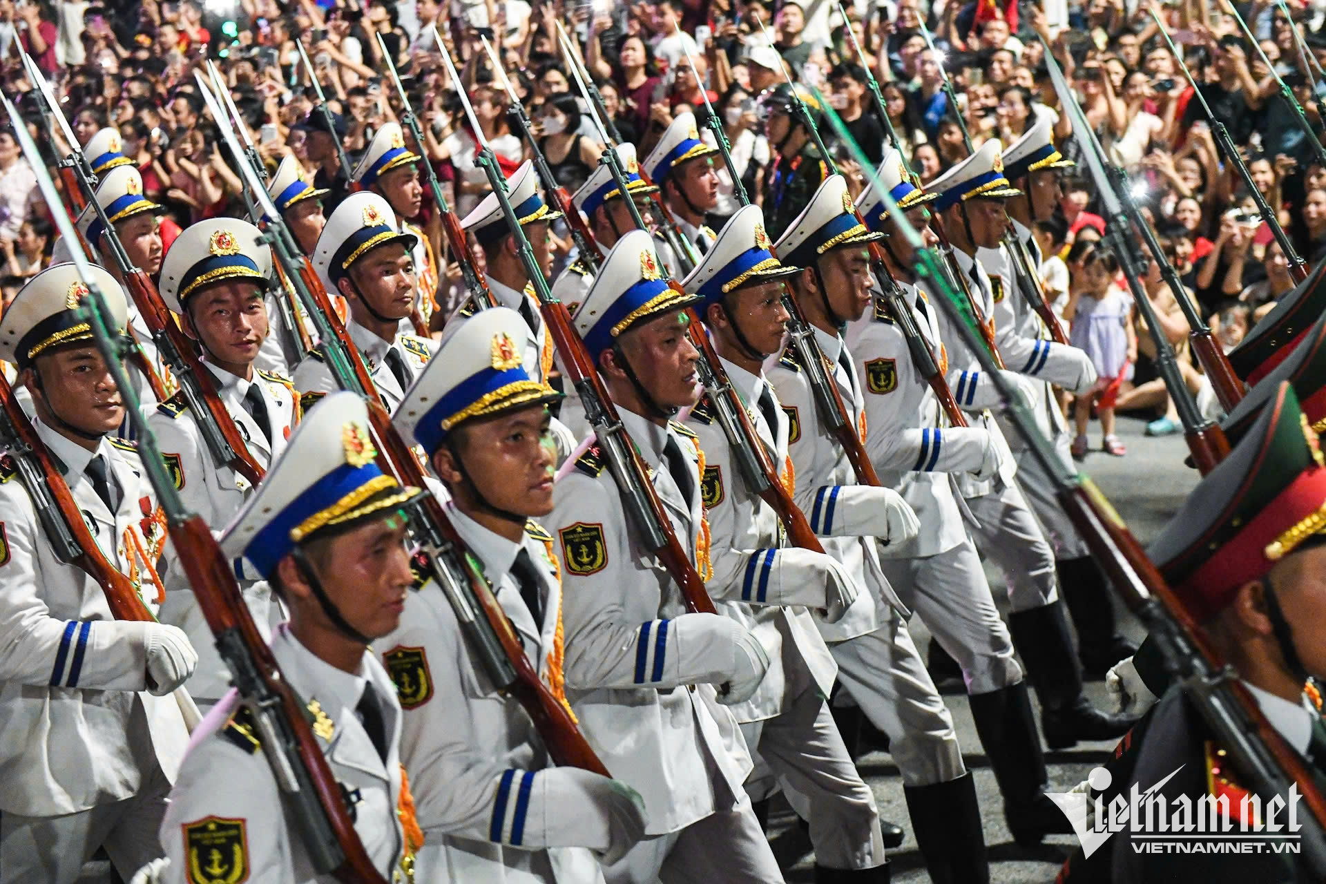 W-hung vuong 8.jpg
