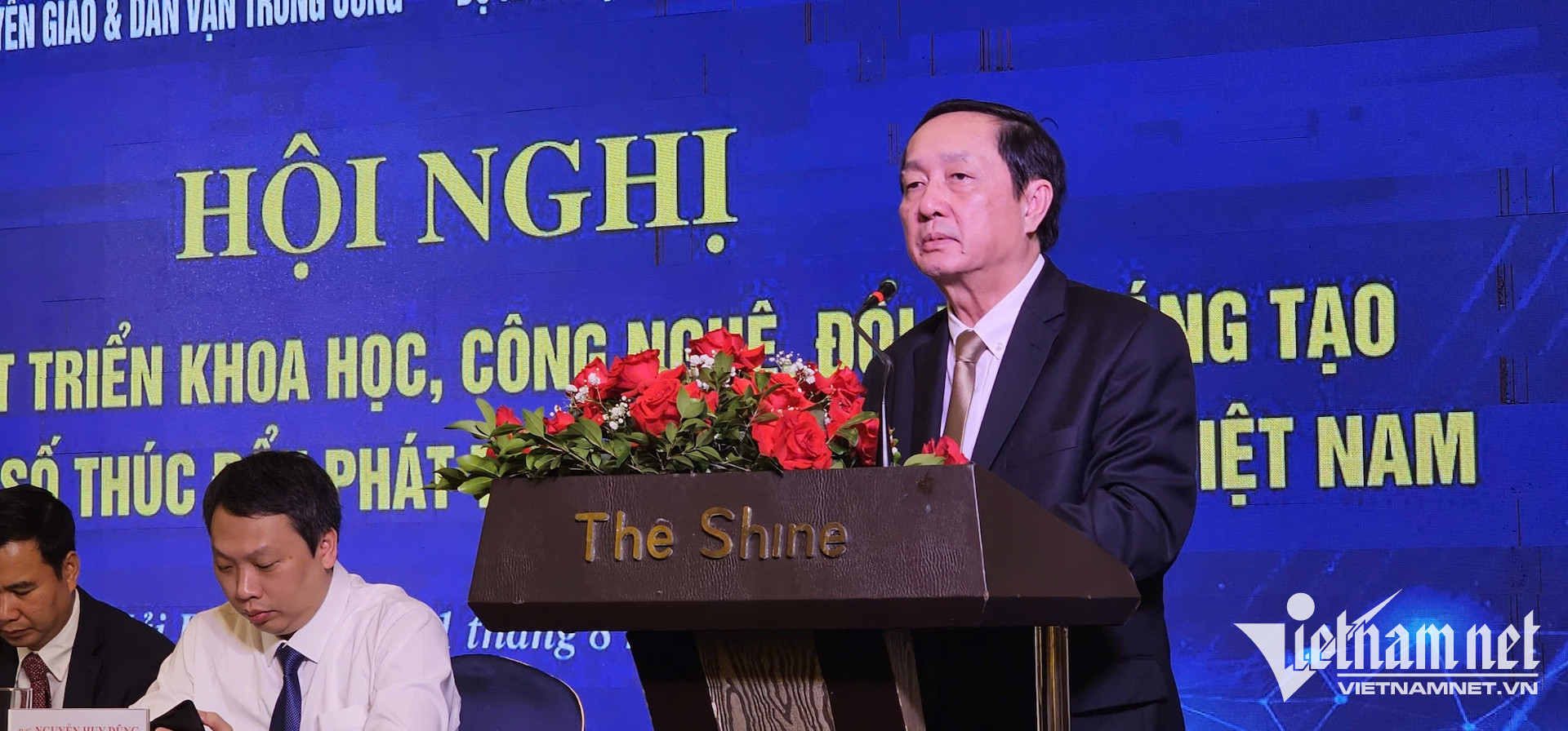 W-huỳnh thành đạt 2.jpg