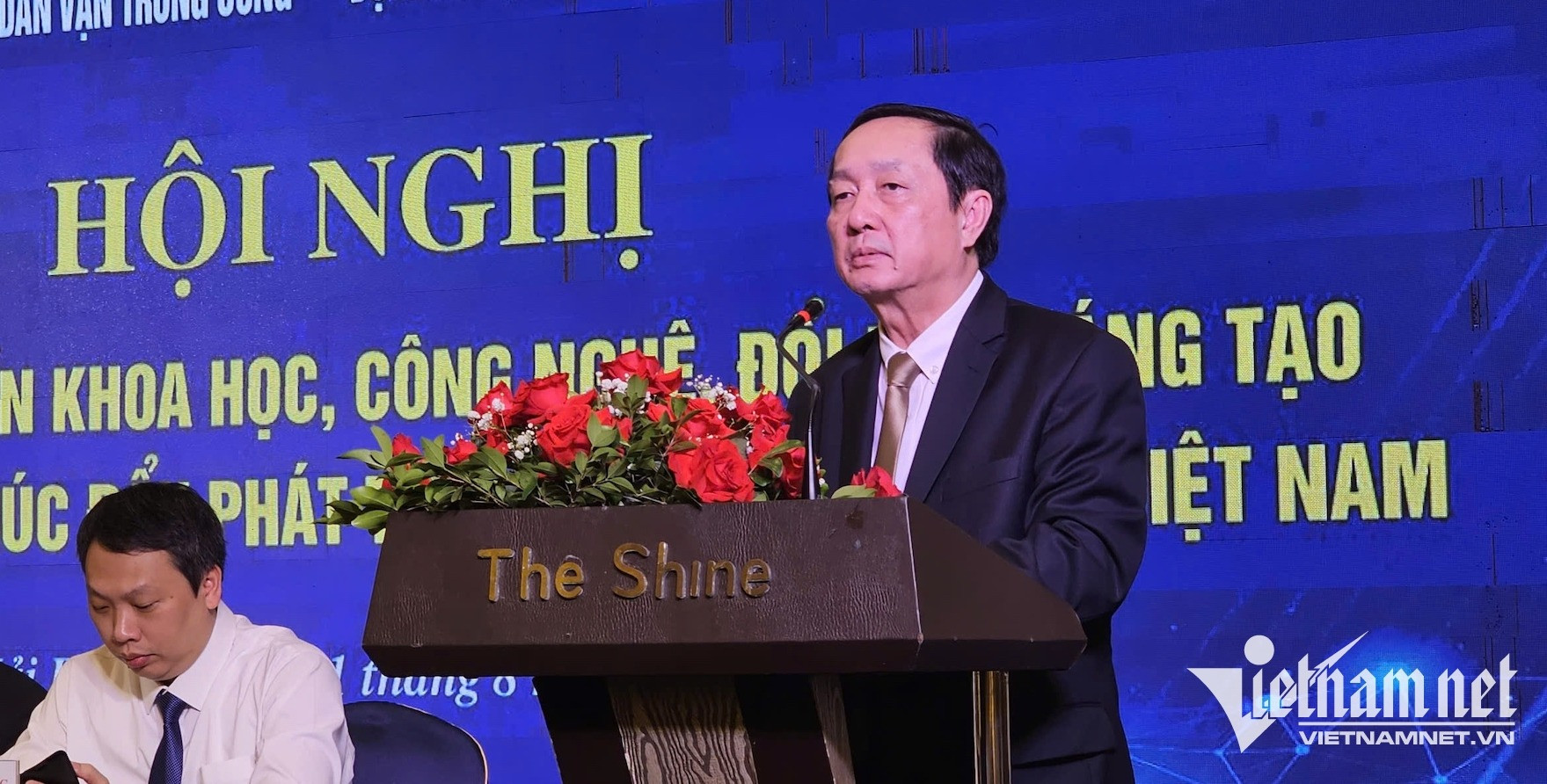 W-huỳnh thành đạt 2.jpg