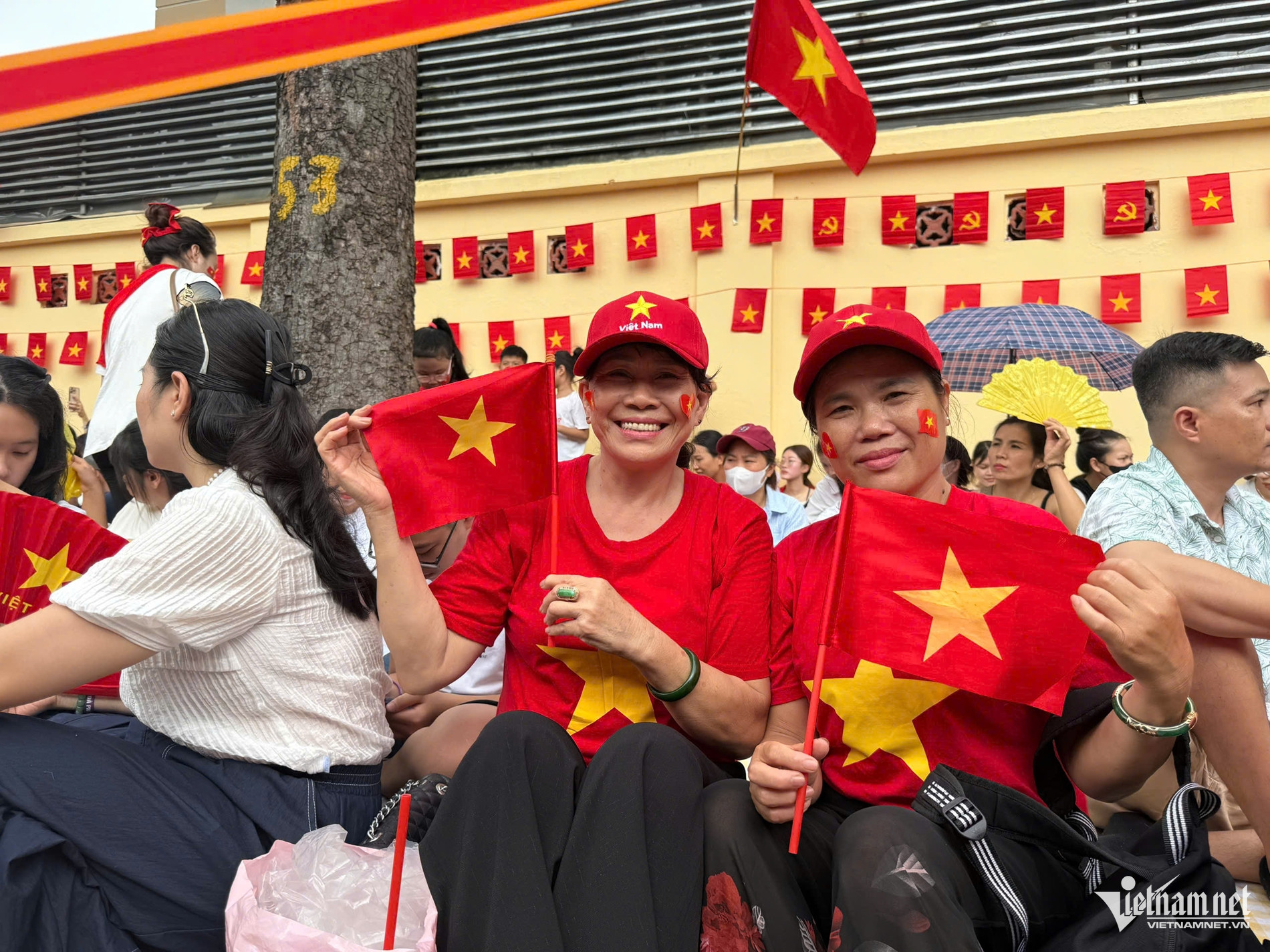 W-khach di xem dieu binh 5.jpg