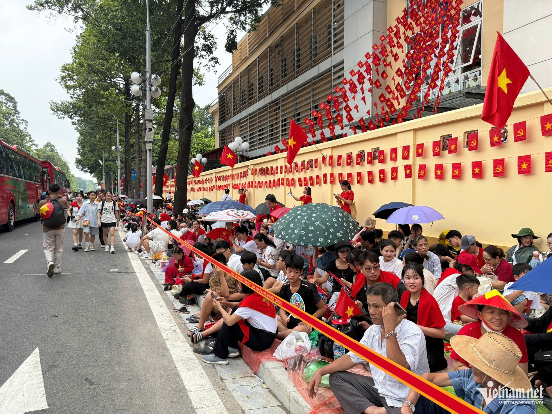 W-khach di xem dieu binh 6.jpg