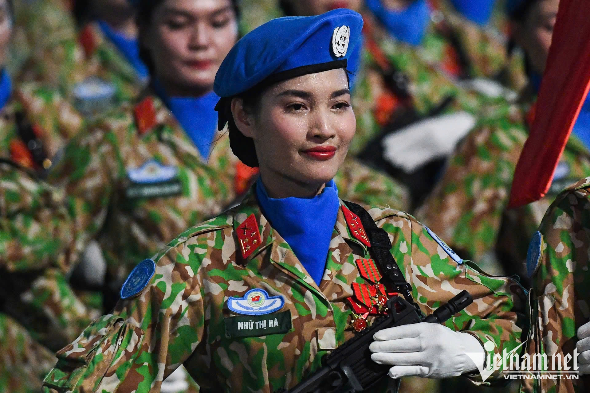 W-nữ chiến sĩ .jpg