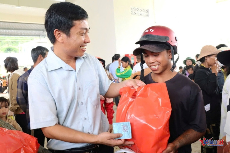 W-Phiên chợ 0 đồng 4.jpg