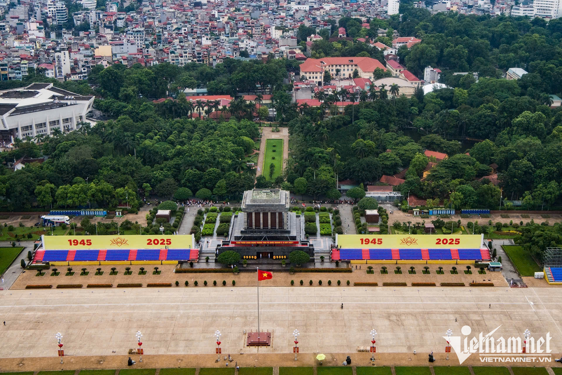 W-ឧទ្ធម្ភាគចក្រ 2.jpg