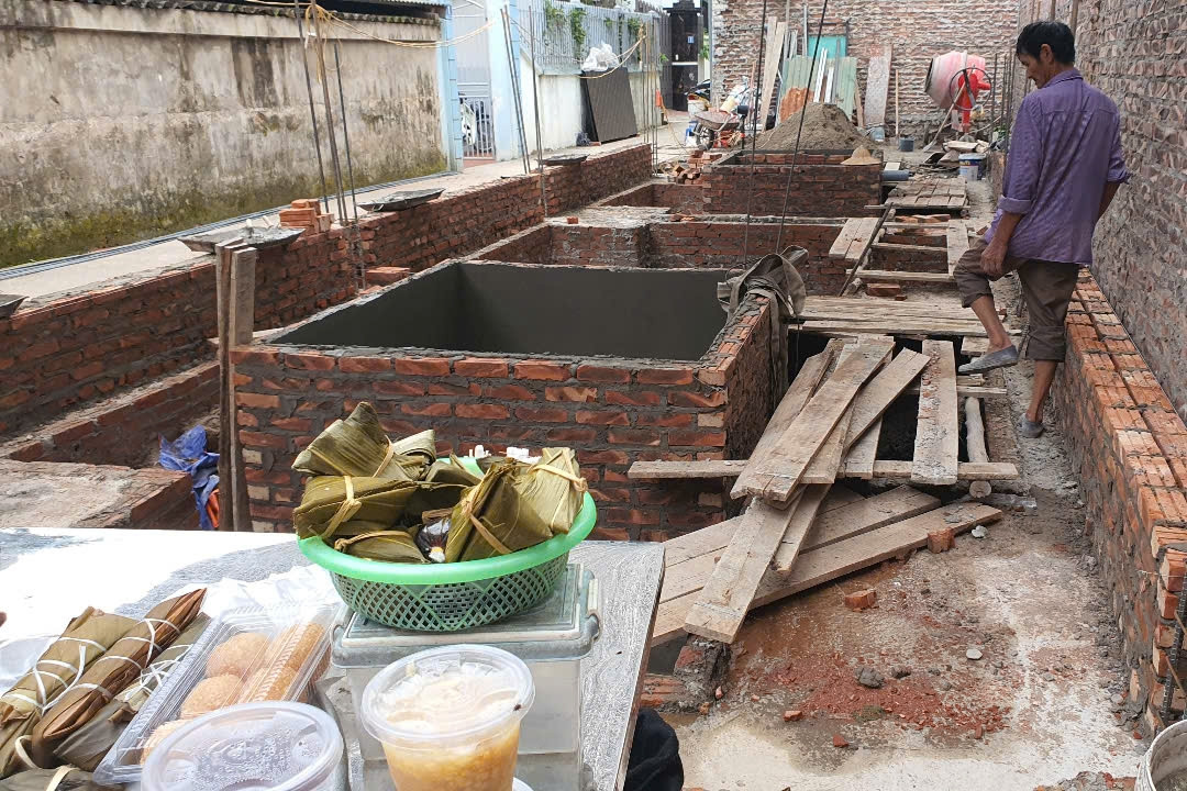 Xây kín đất rồi trổ cửa sổ sang nhà hàng xóm, có đúng luật?