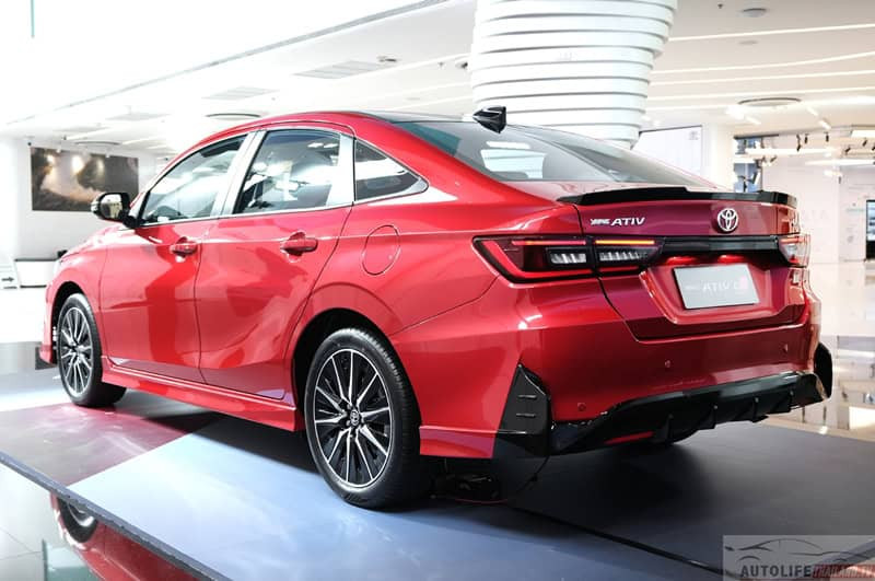 Toyota Yaris Ativ Hybrid tại thị trường Thái Lan