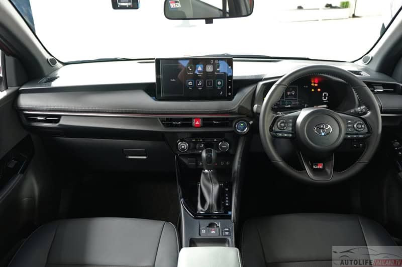Các chi tiết nội thất của Toyota Yaris Ativ HEV GR Sport